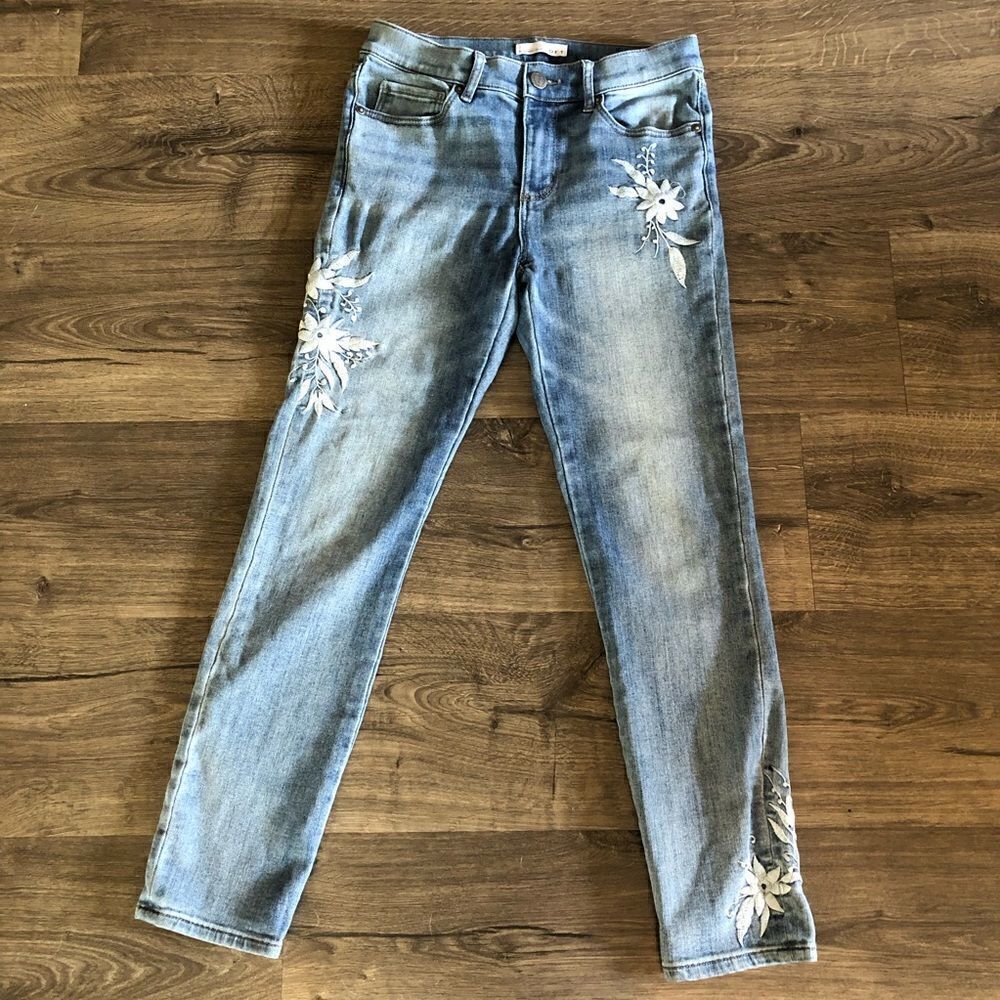 𝅺loft Modern Skinny embroidered ankle jeans size 2/26